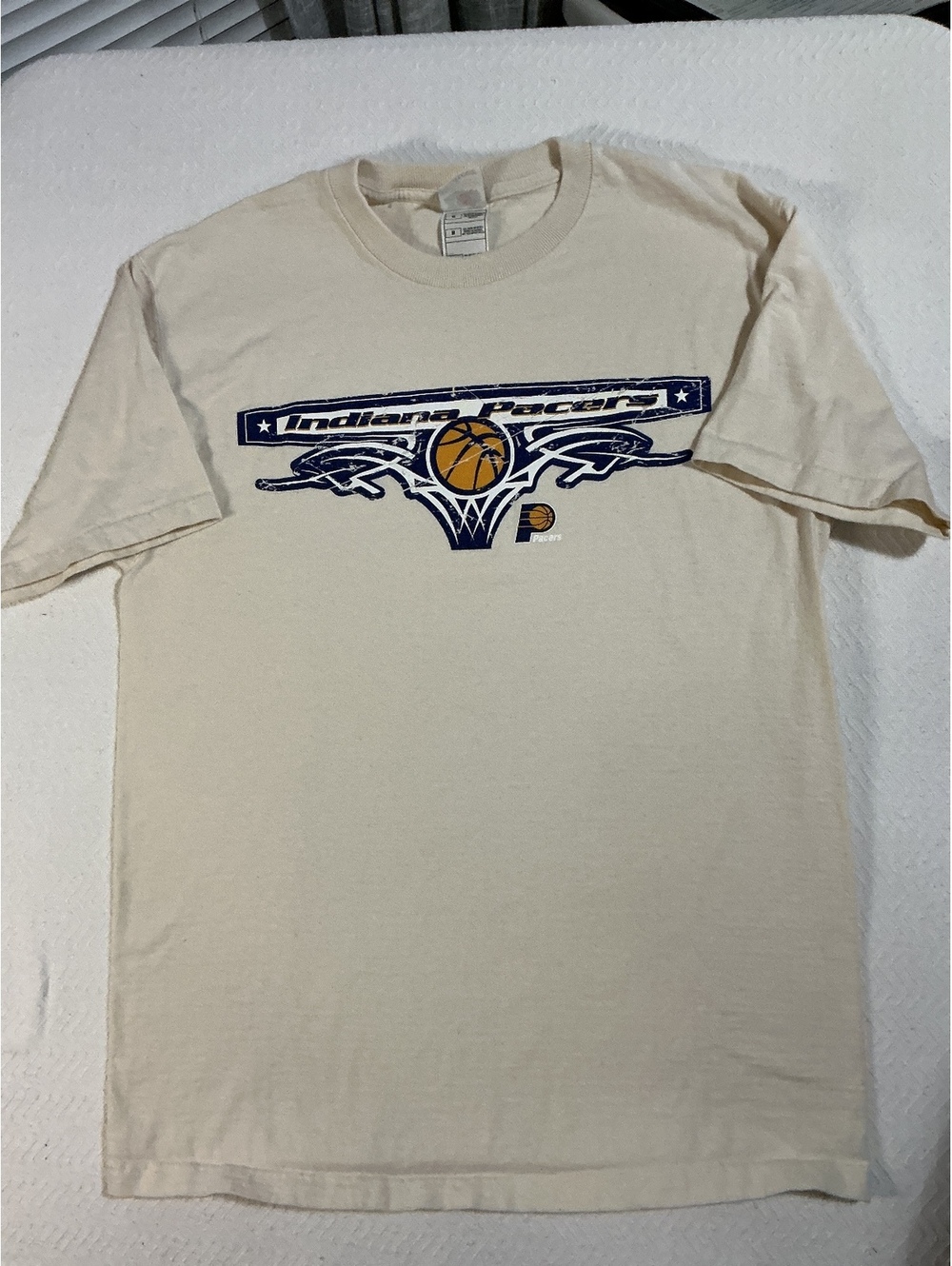 Vintage Indiana Pacers Basketball T-Shirt Medium Cream